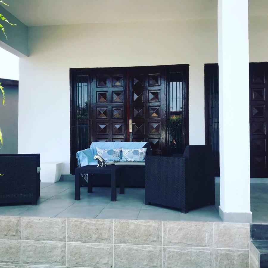 La Villa M Conakry Exterior photo